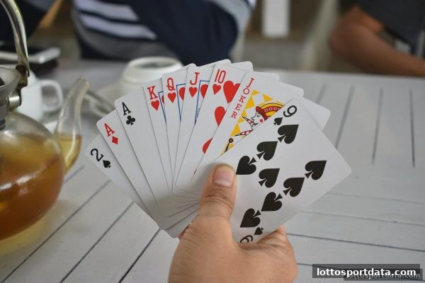 从真人桌游到线上体彩：新手入门指南与娱乐心态培养